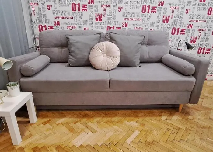 6-Pack Apartment In The Party District