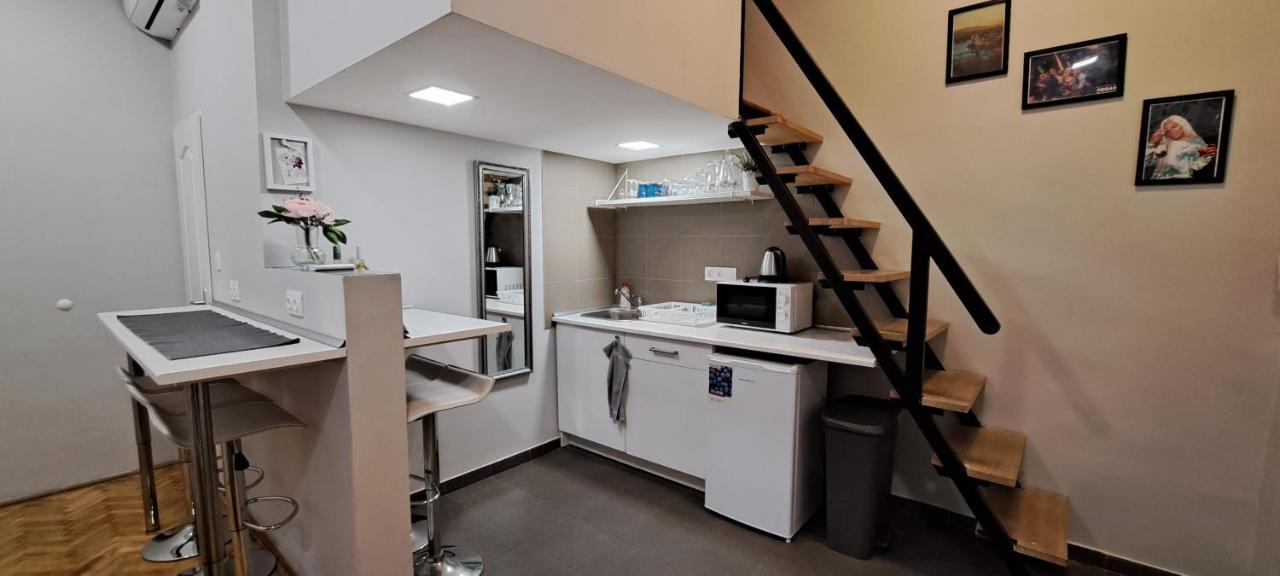 6-pack In The Party District Appartement Budapest